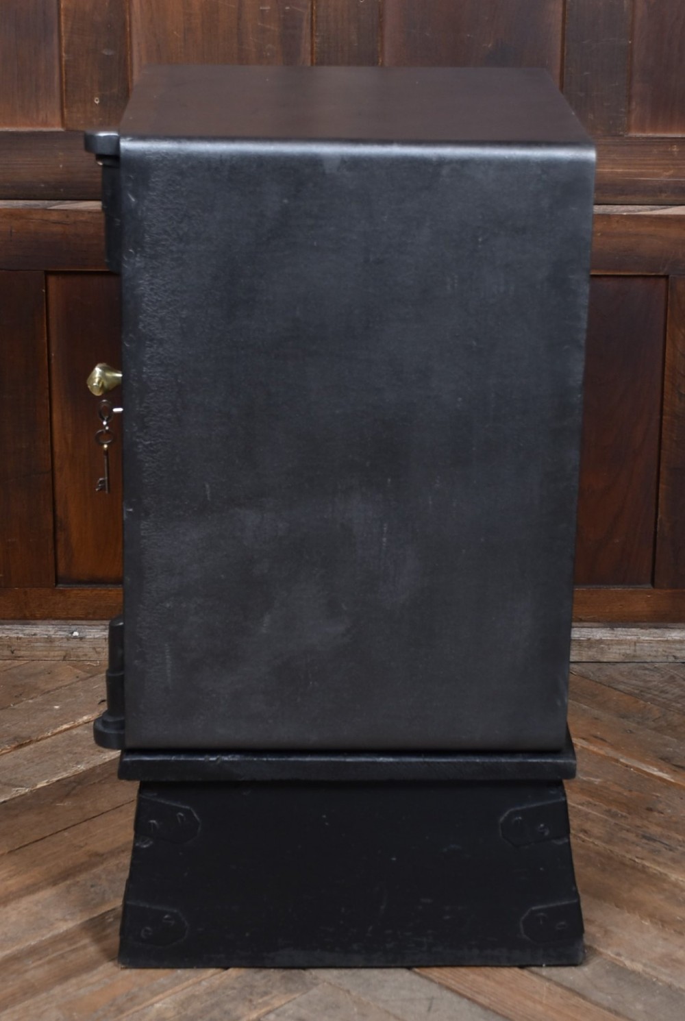 Samuel Withers & Co. Safe View VII