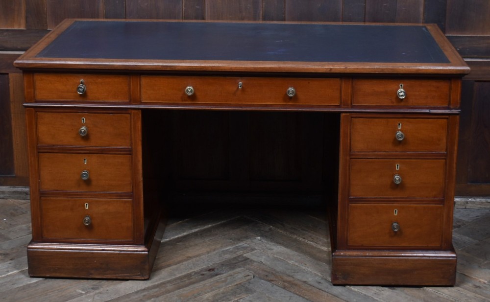 Edwardian Mahogany Knee Hole Desk