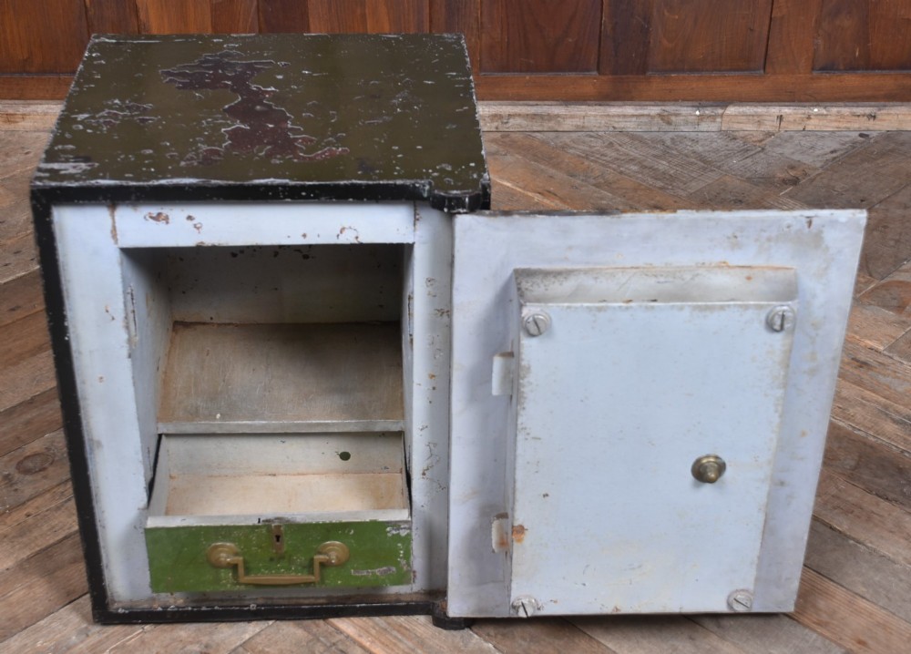 Edwardian Safe View VI