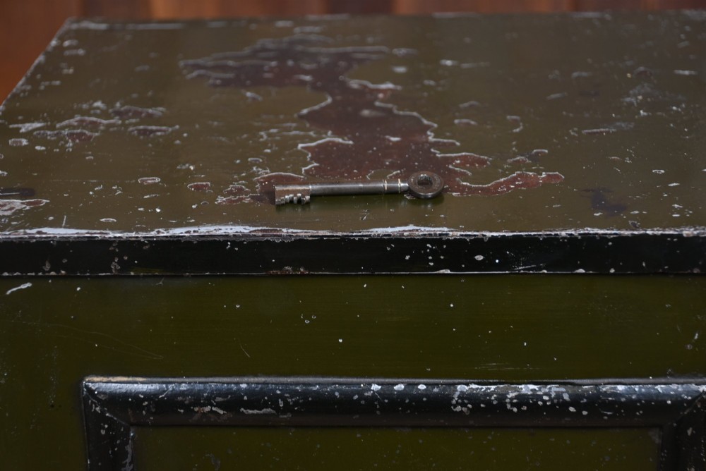 Edwardian Safe View VIII