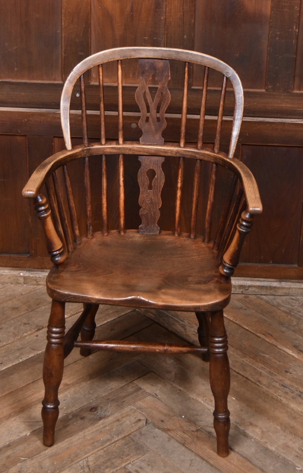 19th‑Century Oak & Elm Windsor Armchair View II