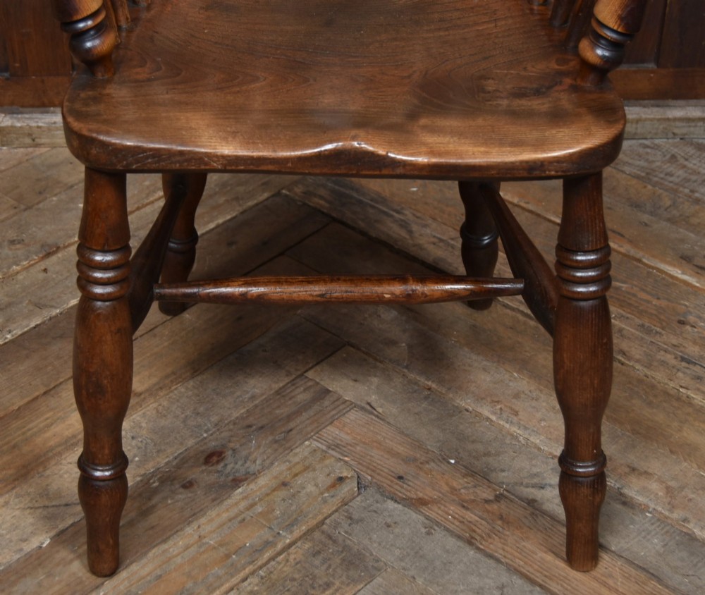 19th‑Century Oak & Elm Windsor Armchair View V