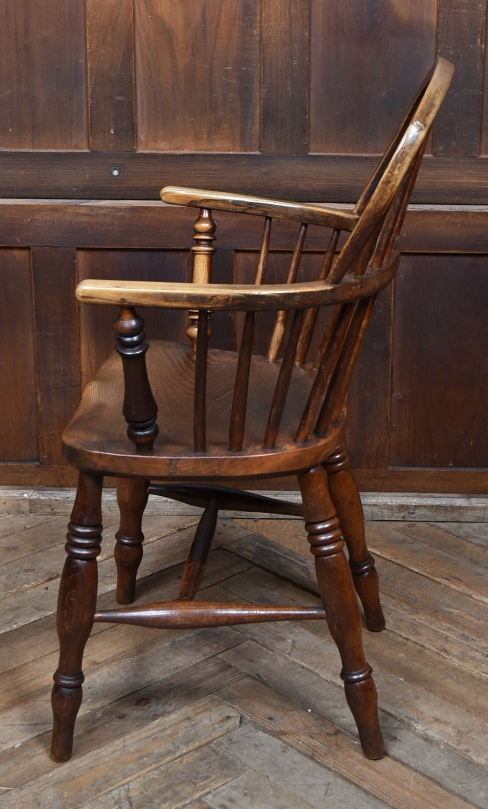 19th‑Century Oak & Elm Windsor Armchair View VIII