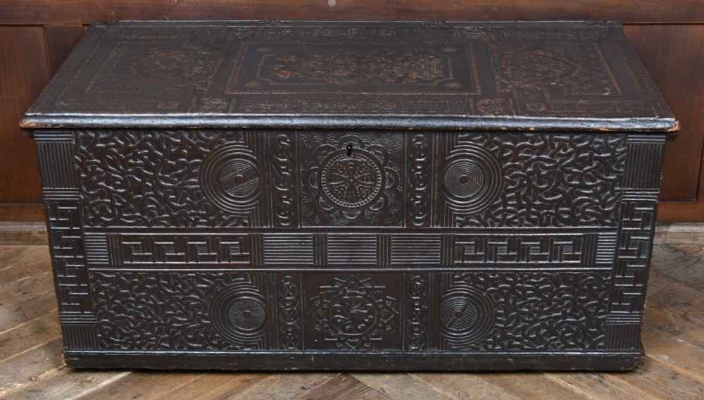 Victorian Pine Kist / Blanket Box View II