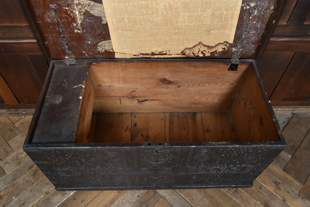 Victorian Pine Kist / Blanket Box View IV