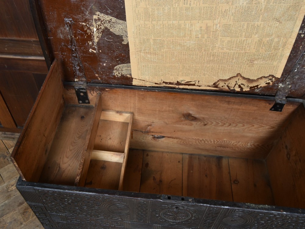 Victorian Pine Kist / Blanket Box View VI