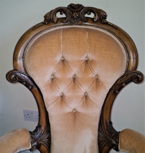 STUNNING CARVED WALNUT VICTORIAN CHAIR - ADDITIONAL PHOTO 1