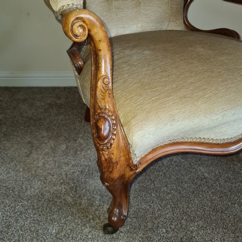 BEAUTIFUL VICTORIAN WALNUT OPEN ARMCHAIR C1880 - ADDITIONAL PHOTO 1
