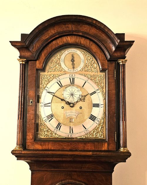 A FINE GEORGIAN BURR WALNUT LONGCASE GRANDFATHER CLOCK C1760 - ADDITIONAL PHOTO 4