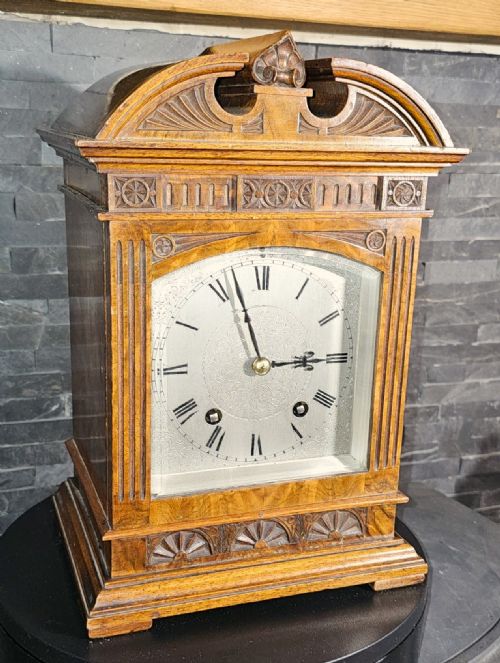 A DIMINUTIVE BURR WALNUT BRACKET CLOCK BY LENZKIRCH C1895 - ADDITIONAL PHOTO 1