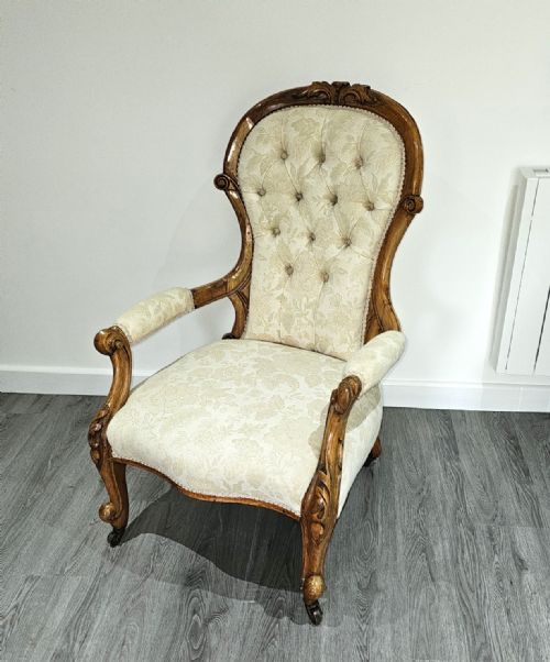 A LOVELY VICTORIAN WALNUT OPEN ARM CHAIR C1880 - ADDITIONAL PHOTO 4