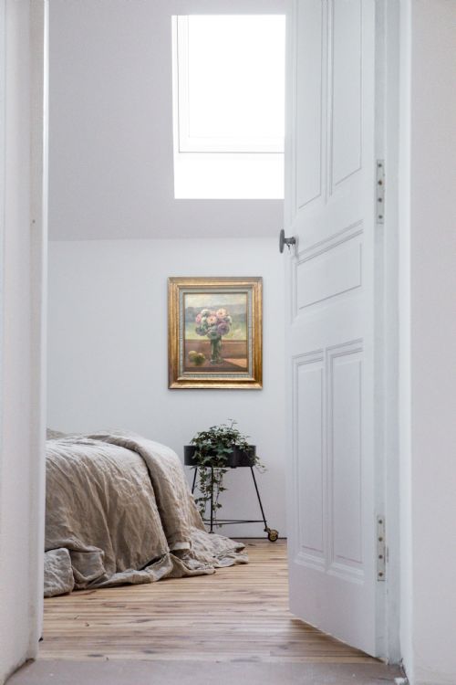 GRACEFUL ELEGANT 1920S MODERNIST FRENCH FLORAL STILL LIFE FLOWERS BY THE WINDOW OIL ON BOARD - ADDITIONAL PHOTO 5
