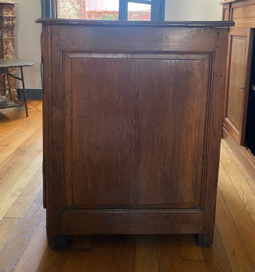 18TH CENTURY FRENCH PROVINCIAL OAK SACRISTY CABINET LOW BUFFET FOR KITCHEN HALLWAY OR LIVING DINING ROOM - ADDITIONAL PHOTO 4