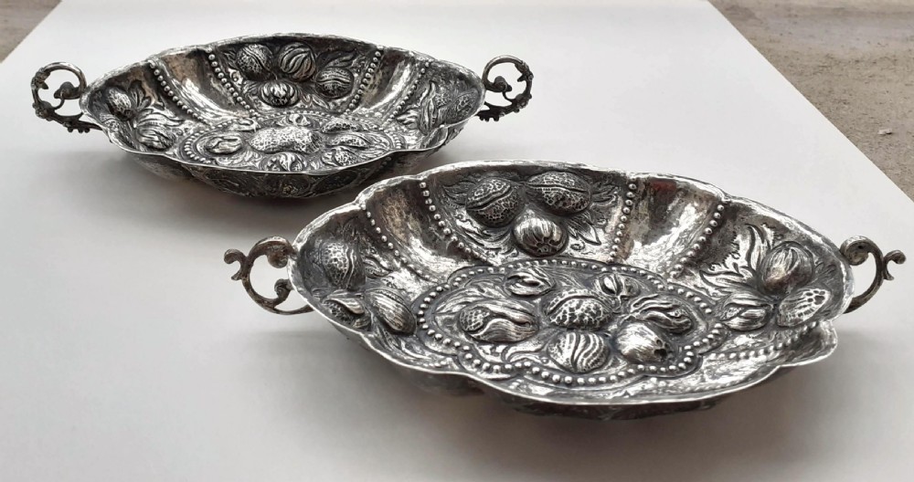 Antique Arts and Craft period pair of repoussé Silver Bowls with handles for nuts and nibbles Continental Silver