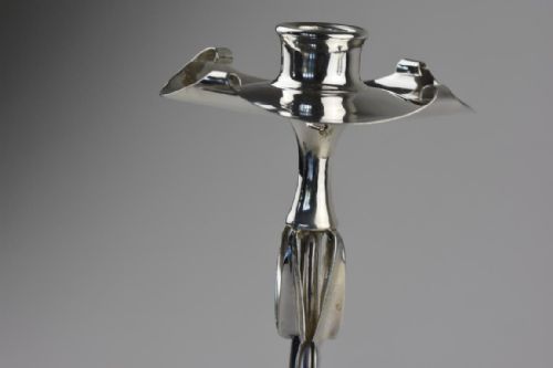 RARE PAIR OF ART NOUVEAU SILVER LILY CANDLESTICKS BY WILLIAM COMYNS - ADDITIONAL PHOTO 2