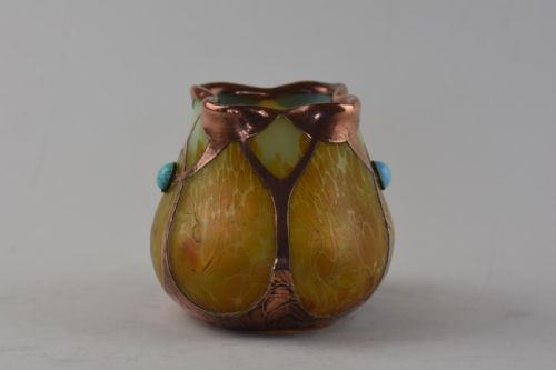 SECESSIONIST IRIDESCENT GLASS VASE WITH COPPER OVERLAY AND TURQUOISE CABOCHONS BY FERDINAND VON POSCHINGER - ADDITIONAL PHOTO 1