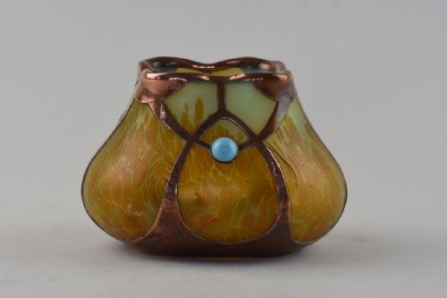 SECESSIONIST IRIDESCENT GLASS VASE WITH COPPER OVERLAY AND TURQUOISE CABOCHONS BY FERDINAND VON POSCHINGER - ADDITIONAL PHOTO 3