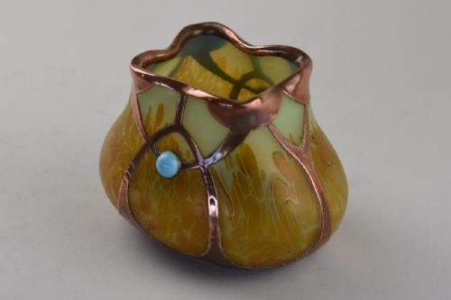 SECESSIONIST IRIDESCENT GLASS VASE WITH COPPER OVERLAY AND TURQUOISE CABOCHONS BY FERDINAND VON POSCHINGER - ADDITIONAL PHOTO 5