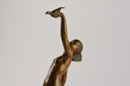 MESSENGER OF LOVE ICONIC ART DECO BRONZE FIGURE BY PIERRE LE FAGUAYS - ADDITIONAL PHOTO 4