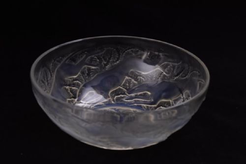 rene lalique opalescent glass chiens no1 bowl - CATEGORY: ANTIQUE GLASS - DATED 1920