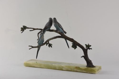 AN AUSTRIAN COLD PAINTED BRONZE GROUP OF 3 BLUE BUDGERIGARS PERCHED ON BRANCHES - ADDITIONAL PHOTO 2