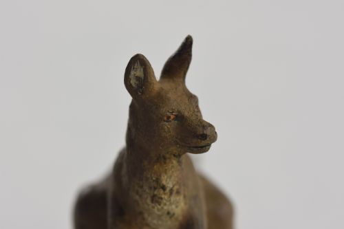 A RARE COLD PAINTED AUSTRIAN BRONZE FIGURE OF A KANGAROO WITH A BABY JOEY IN HER POUCH BY FRANZ BERGMAN - ADDITIONAL PHOTO 4