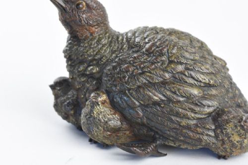 COLD PAINTED VIENNA BRONZE FIGURE OF A PARTRIDGE AND 3 CHICKS - ADDITIONAL PHOTO 4