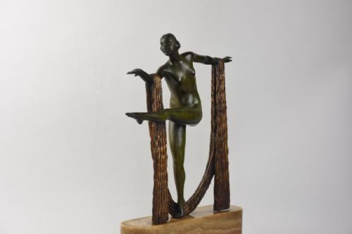 LARGE ART DECO BRONZE FIGURE OF A STANDING FEMALE NUDE DANCER - ADDITIONAL PHOTO 4