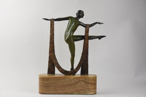 LARGE ART DECO BRONZE FIGURE OF A STANDING FEMALE NUDE DANCER - ADDITIONAL PHOTO 5