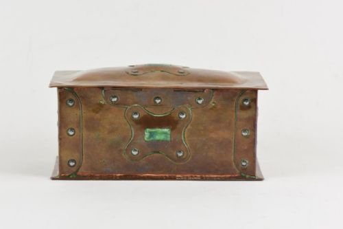 ENGLISH ARTS AND CRAFTS COPPER BOX WITH RECTANGULAR RUSKIN CABOCHONS - ADDITIONAL PHOTO 3