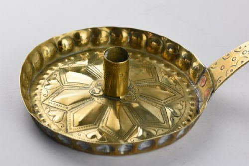 ARTS AND CRAFTS BRASS CHAMBERSTICK - ADDITIONAL PHOTO 3