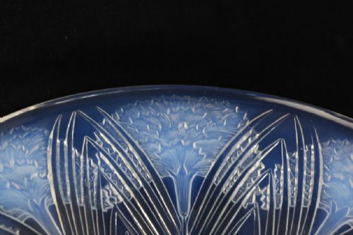 RENE LALIQUE OPALESCENT OEILLETS COUPE OUVERTE - ADDITIONAL PHOTO 1