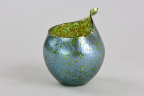 art nouveau loetz vase in the creta papillon dcor - CATEGORY: ANTIQUE GLASS - DATED 1900