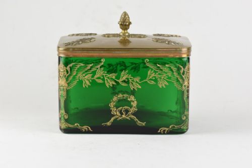 VICTOR SAGLIER ENAMELLED GREEN GLASS BOX WITH LID - ADDITIONAL PHOTO 3
