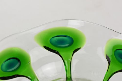 AN ART NOUVEAU 2 COLOUR PEACOCK TRAIL VASE - ADDITIONAL PHOTO 4