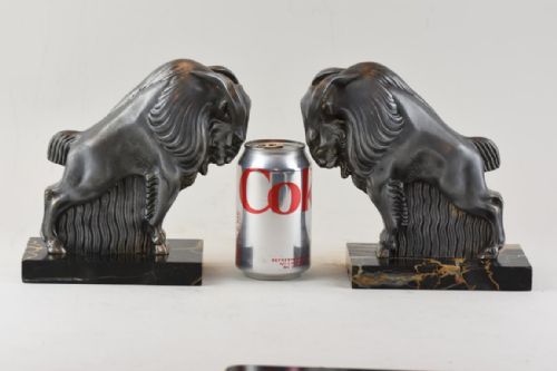 A STUNNING PAIR OF ART DECO BOOKENDS WITH BISONS STANDING ON A MARBLE BASE - ADDITIONAL PHOTO 1