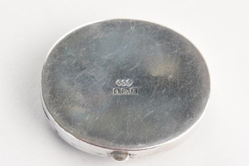 LIBERTY ARTS AND CRAFTS SILVER PILL BOX WITH AN ENAMELLED SCENE - ADDITIONAL PHOTO 6