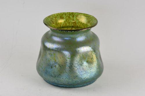 ART NOUVEAU LOETZ IRIDESCENT GLASS VASE IN THE PAPILLON DCOR - ADDITIONAL PHOTO 4