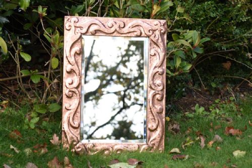 ARTS AND CRAFTS COPPER MIRROR DECORATED WITH A DESIGN OF LINKED SCROLLS - ADDITIONAL PHOTO 3
