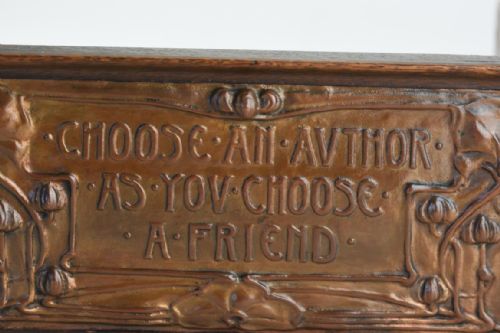 ARTS AND CRAFTS REPOUSSE COPPER AND OAK BOOK TROUGH - ADDITIONAL PHOTO 5