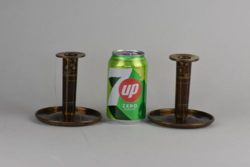 A PAIR OF ERHARD AND SONS ROSEWOOD AND BRASS CANDLESTICKS - ADDITIONAL PHOTO 1