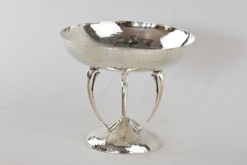 Arts and Crafts Hammered Silver 3-Legged Tazza by Goldsmiths and Silversmiths Company London 1904
