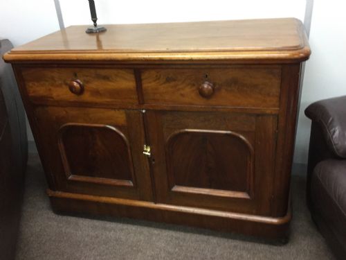 mahogany cupboard - CATEGORY: ANTIQUE SIDEBOARDS - DATED VICTORIAN
