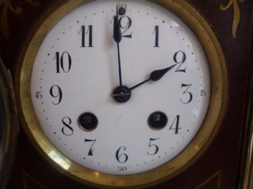 VICTORIAN MAHOGANY MANTEL CLOCK WITH BRASS DECORATION - ADDITIONAL PHOTO 1