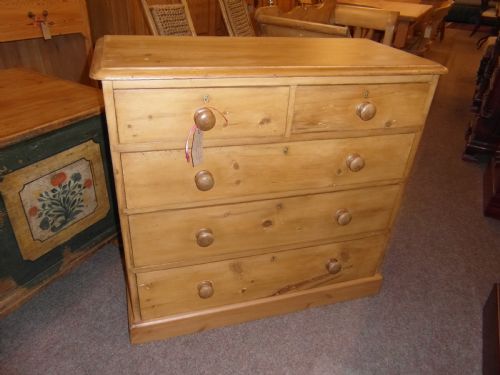 victorian pine chest of drawers - CATEGORY: ANTIQUE CHEST OF DRAWERS - DATED VICTORIAN