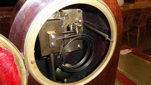 VICTORIAN DOME TOP 8 DAY FLAME MAHOGANY MANTLE CLOCK - ADDITIONAL PHOTO 6