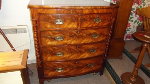 victorian mahogany bow fronted chest of drawers - CATEGORY: ANTIQUE CHEST OF DRAWERS - DATED VICTORIAN