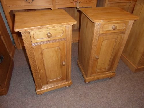 victorian pair of pine bedside cabinets - CATEGORY: ANTIQUE CABINETS - DATED VICTORIAN
