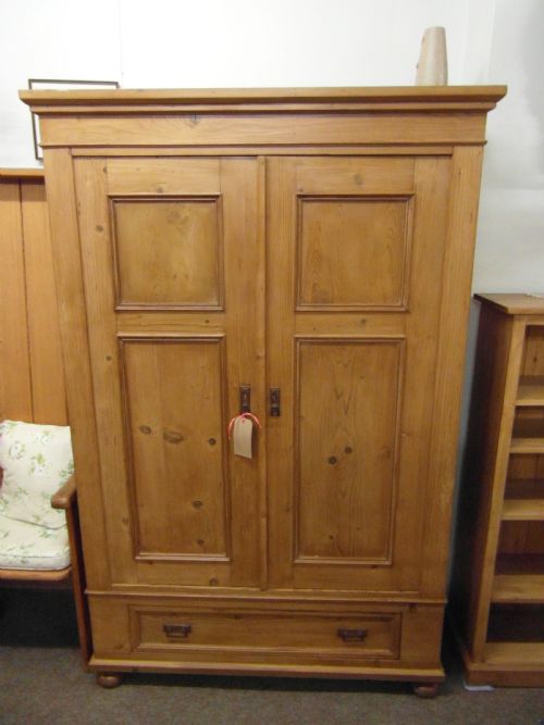 victorian pine double wardrobe - CATEGORY: ANTIQUE WARDROBES - DATED VICTORIAN