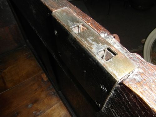 ANTIQUE OAK MULE CHEST COFFER - ADDITIONAL PHOTO 4